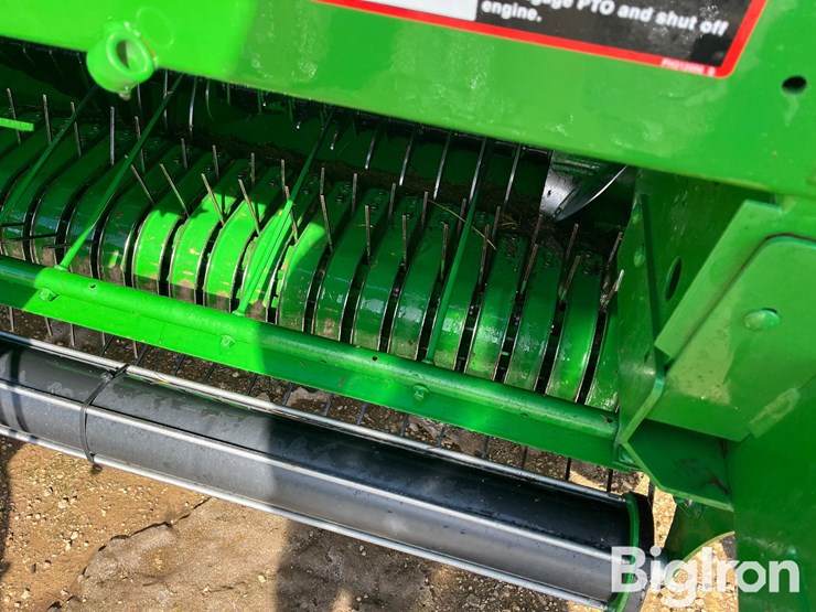 2021-john-deere-560m-image-17