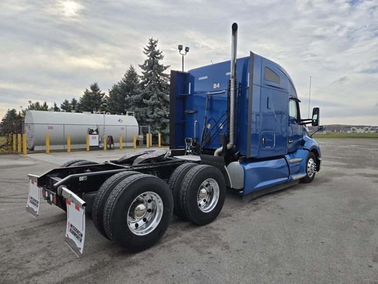 2022-kenworth-t680-image-5