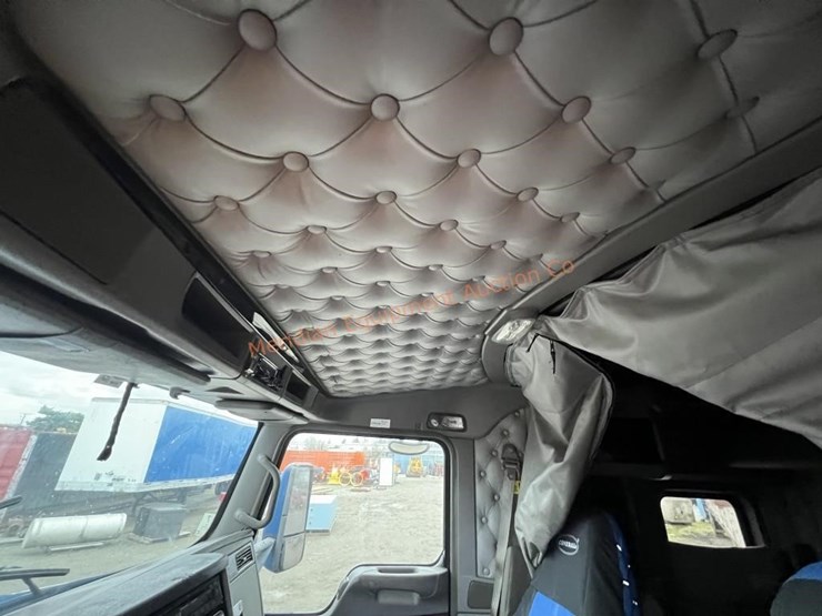 2012-kenworth-t600-image-34