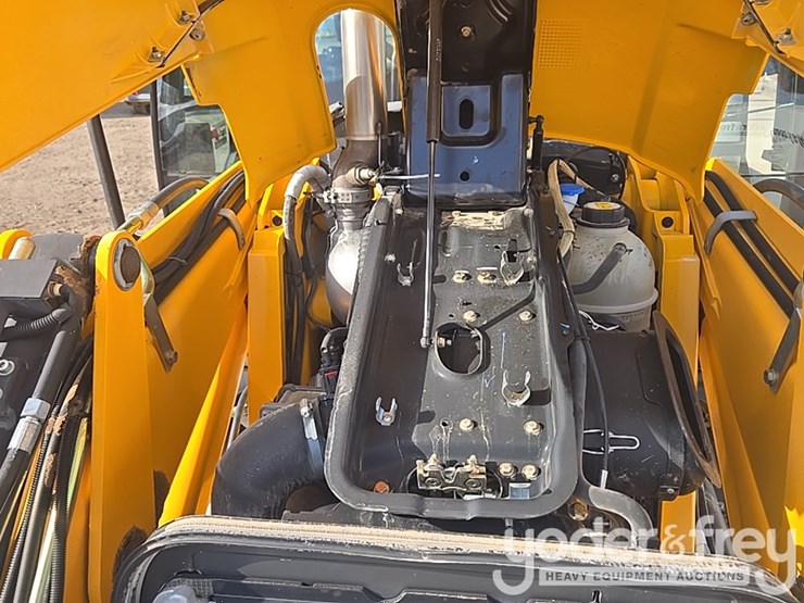 2017-jcb-3cx-image-78