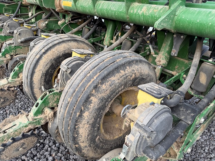 john-deere-1790-image-88