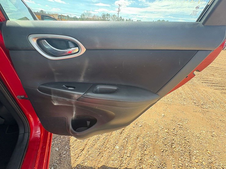 2018-nissan-sentra-4-door-sedan-(165,945-miles)-image-19