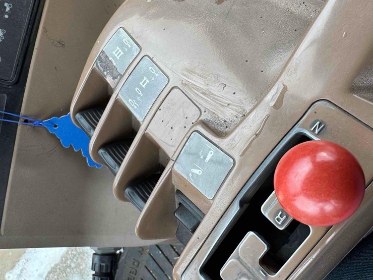 1997-john-deere-8300-image-23