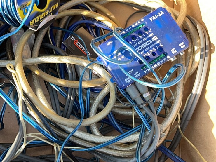 deluxe-speaker-system-for-car-or-tractor-image-17