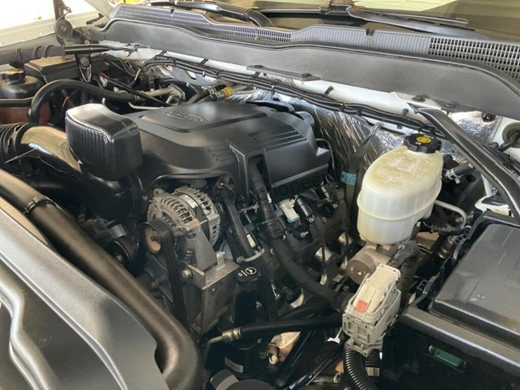 2015-chevrolet-silverado-3500-image-11