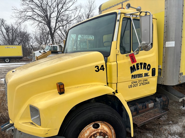 #2269-•-1992-freightliner-box-truck-image-7