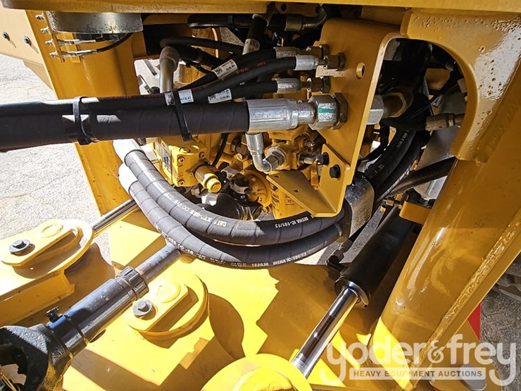 2026-caterpillar-930-image-26