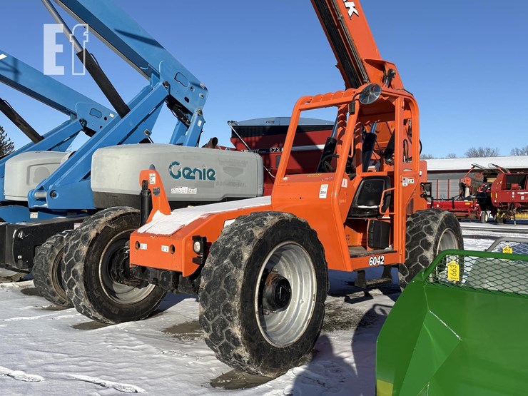 2015-sky-trak-6042-image-2