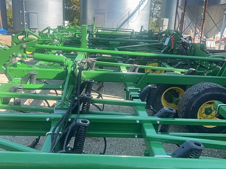 2024-john-deere-52-image-117