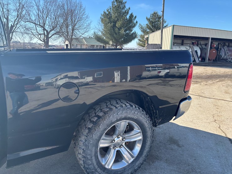 2014-dodge-1500-image-12