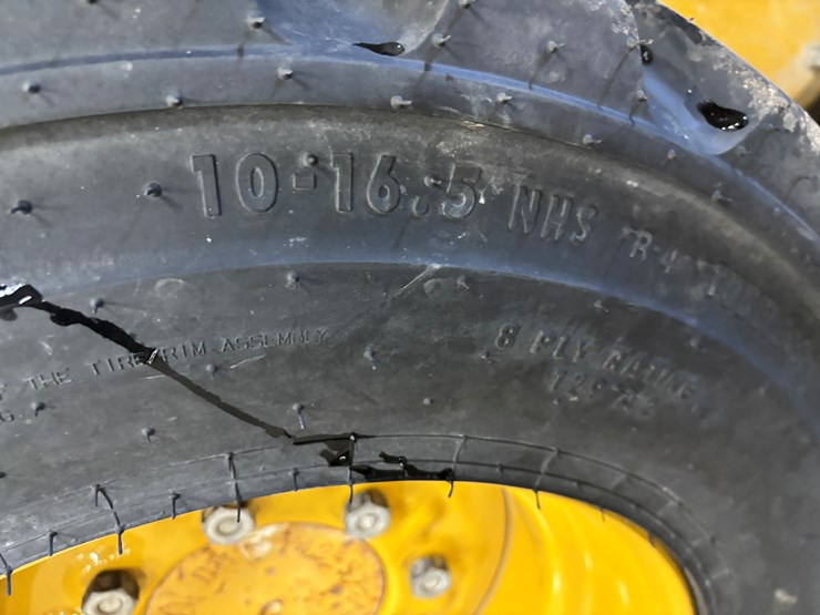 2013-caterpillar-226b3-image-38