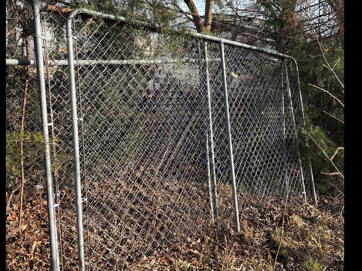 #77-•-3-galvanized-6-foot-high-chain-link-gates-image-1
