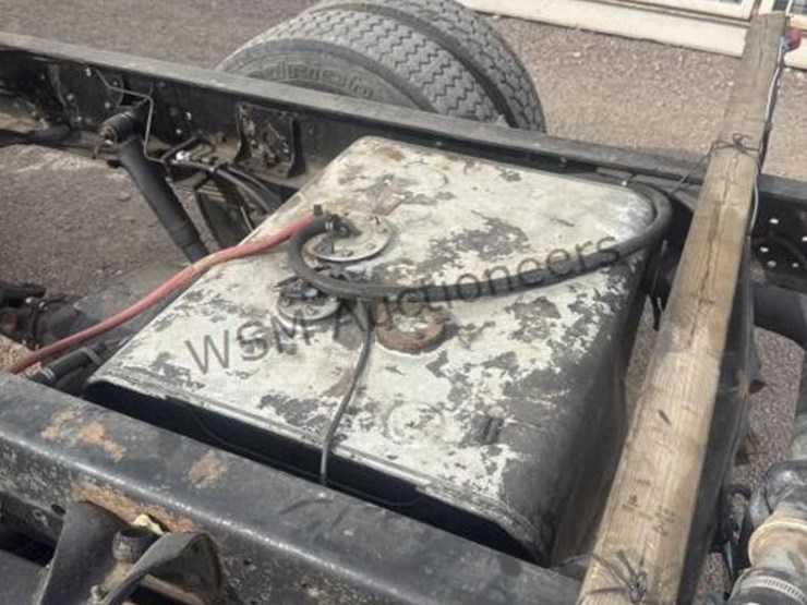 2007-isuzu-nrr-image-10