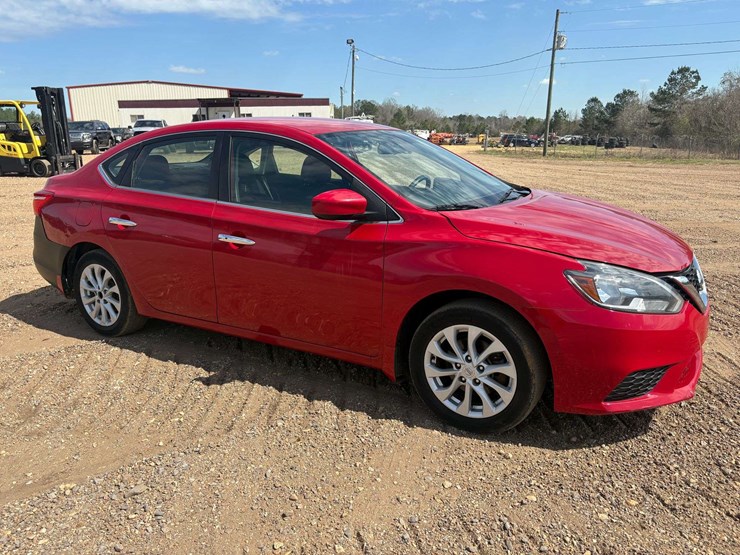 2018-nissan-sentra-4-door-sedan-(165,945-miles)-image-4