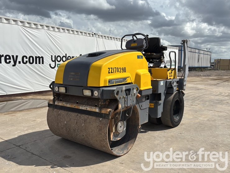 2017-dynapac-cc1300c-image-1