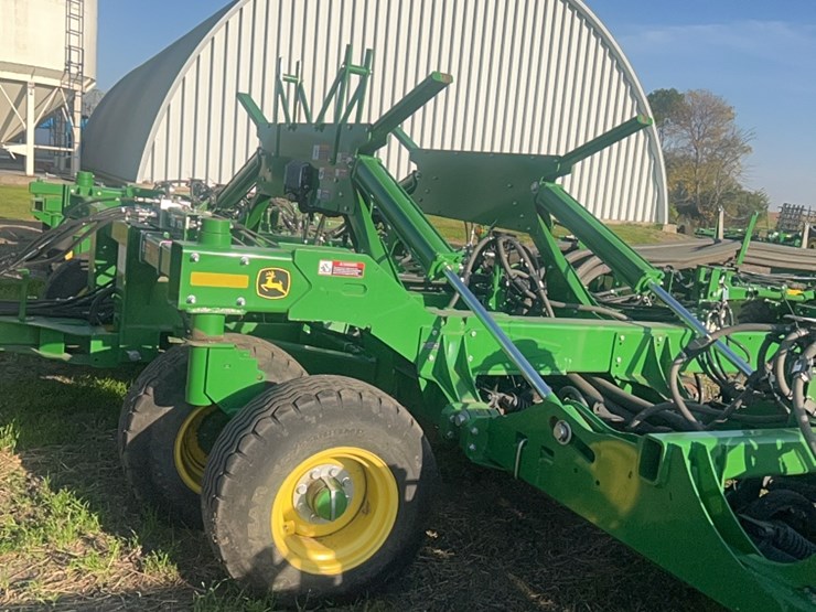 2018-john-deere-1910-image-84