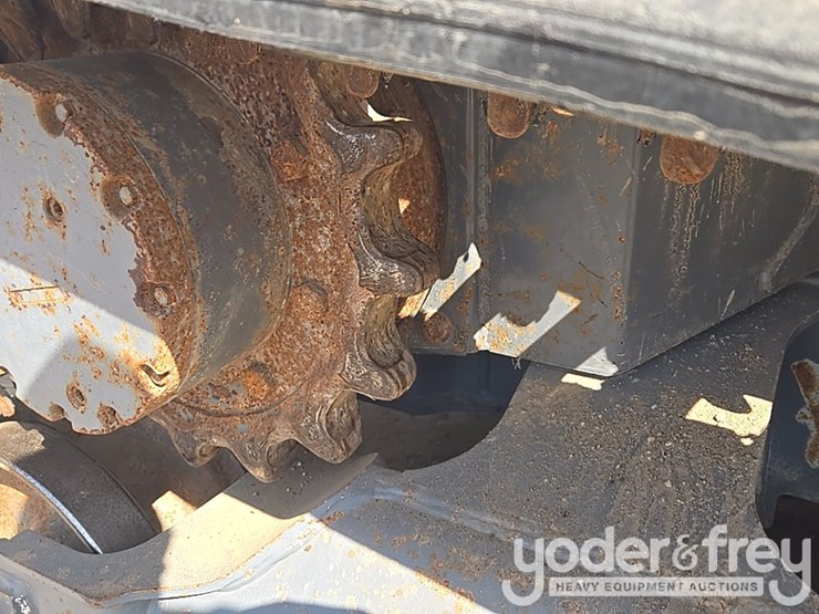 2023-takeuchi-tl12v2-image-16