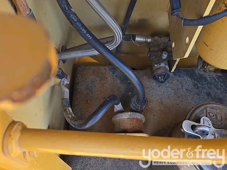 2005-caterpillar-140h-vhp-plus-image-87