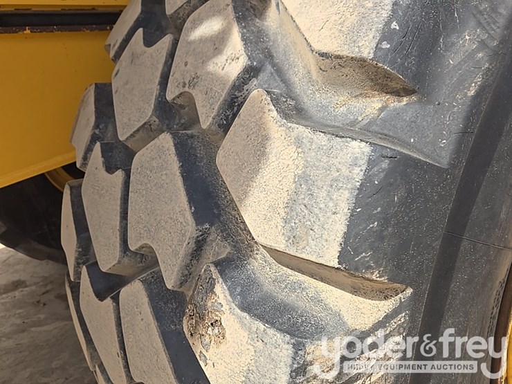 2018-deere-460e-image-12