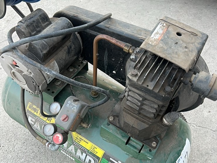 farmhand-air-compressor,-5-hp,-used-little,-has-hose-and-reel-self-contained.-image-25