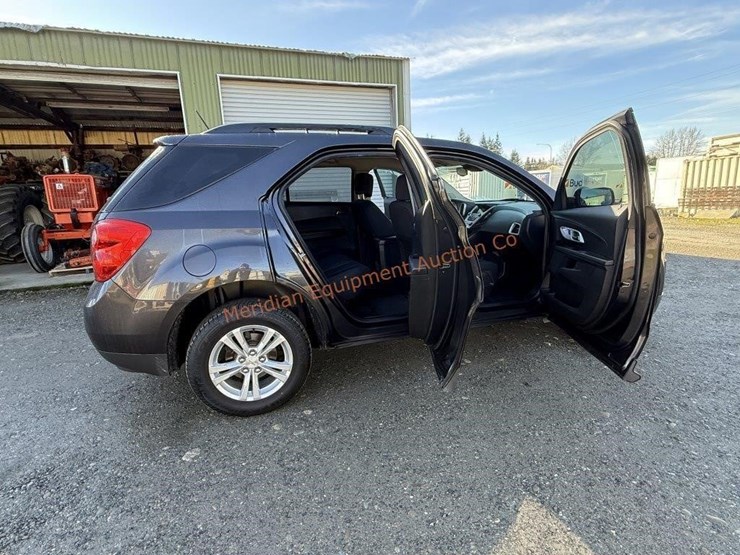 2015-chevrolet-equinox-lt-image-28