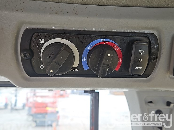 2021-caterpillar-930m-image-42