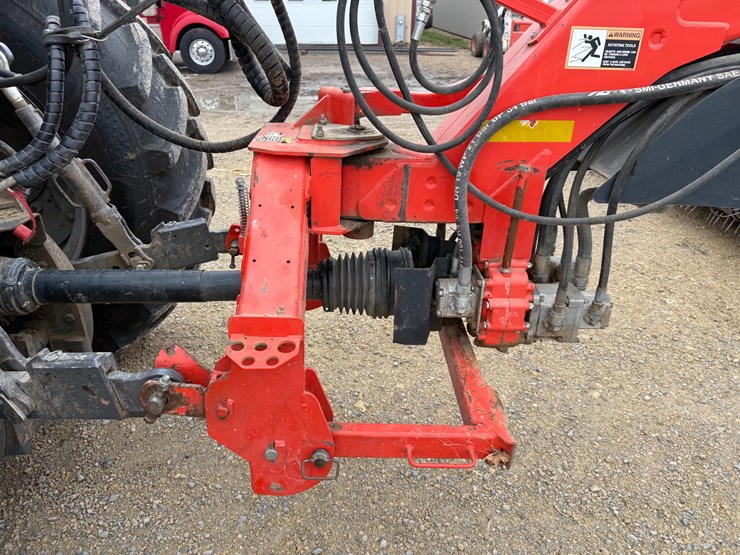 2011-kuhn-merge-maxx-900-image-27