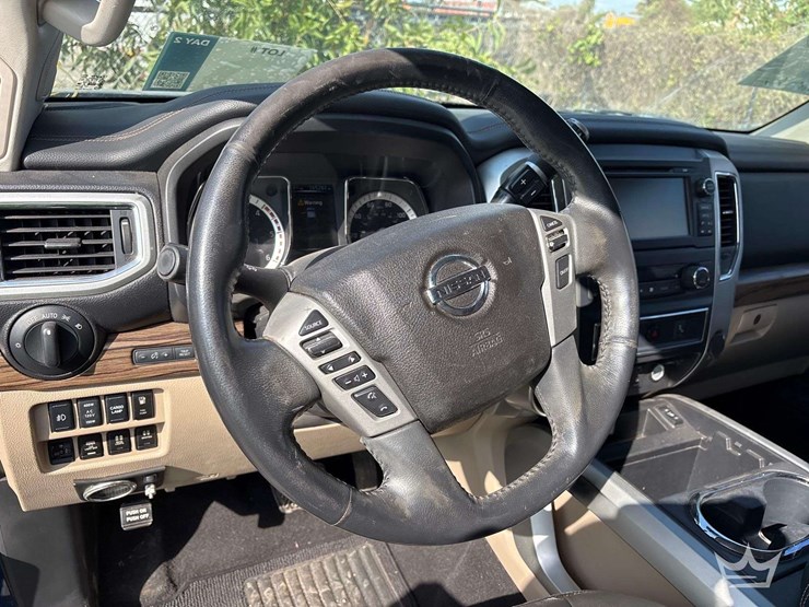 2016-nissan-titan-image-12