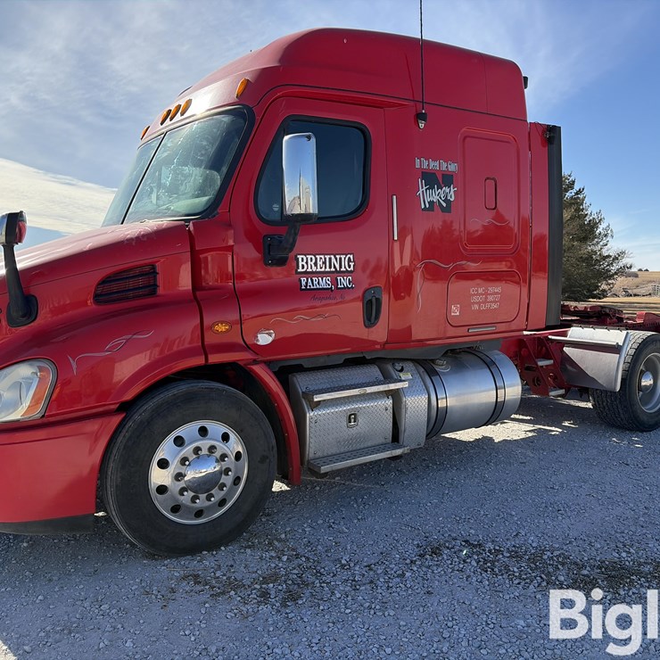 2013 FREIGHTLINER CASCADIA 113