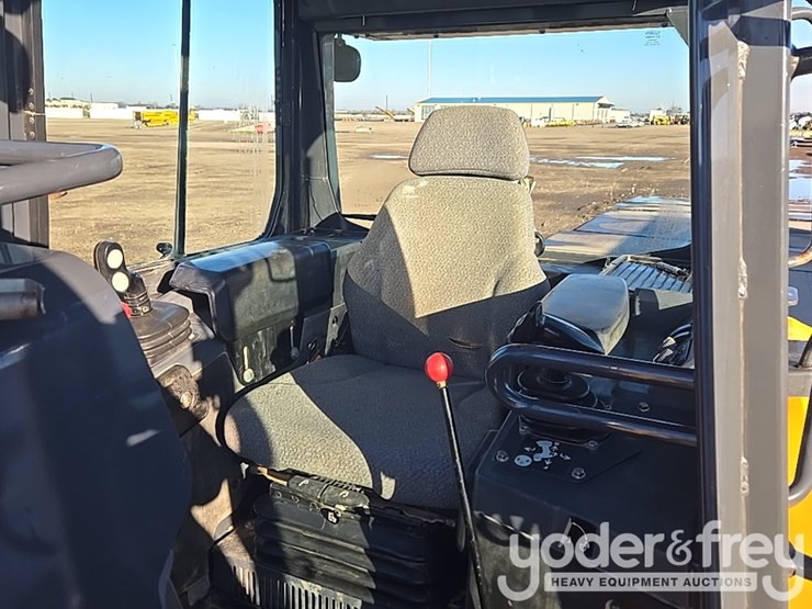 2018-deere-700k-image-83