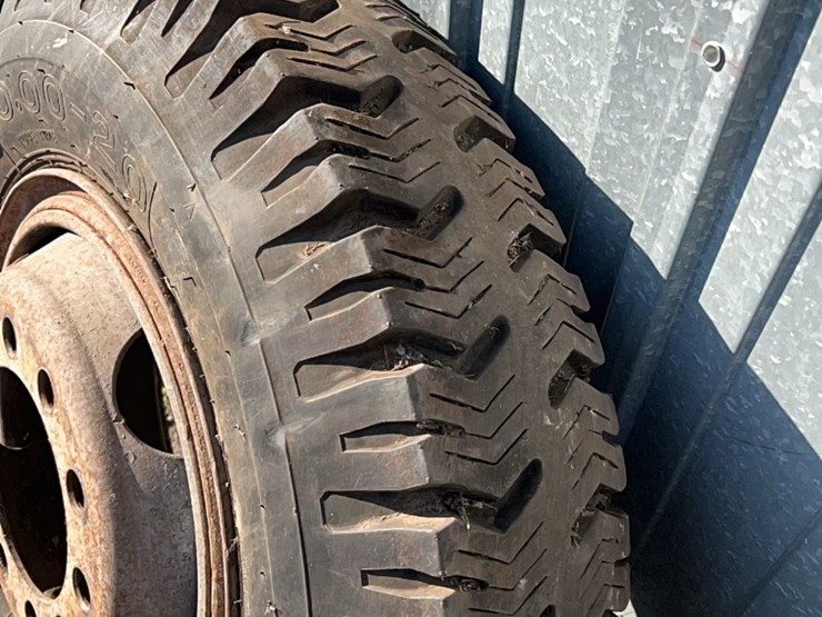 excellent-spare-tire-for-semi-10.0-0–20,-aired-up-and-ready-to-go-image-3