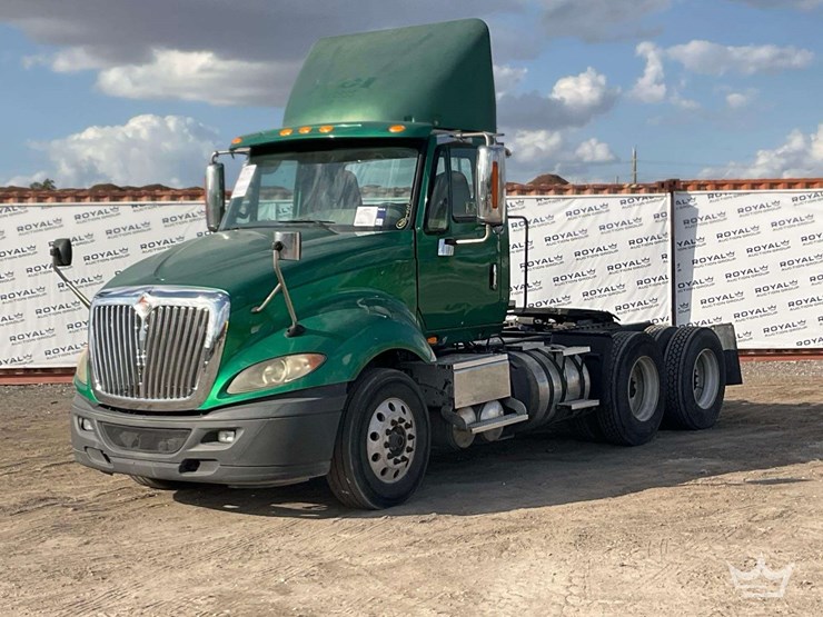 2015-international-prostar-image-1