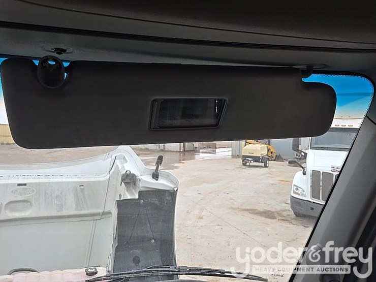 2019-peterbilt-579-image-84