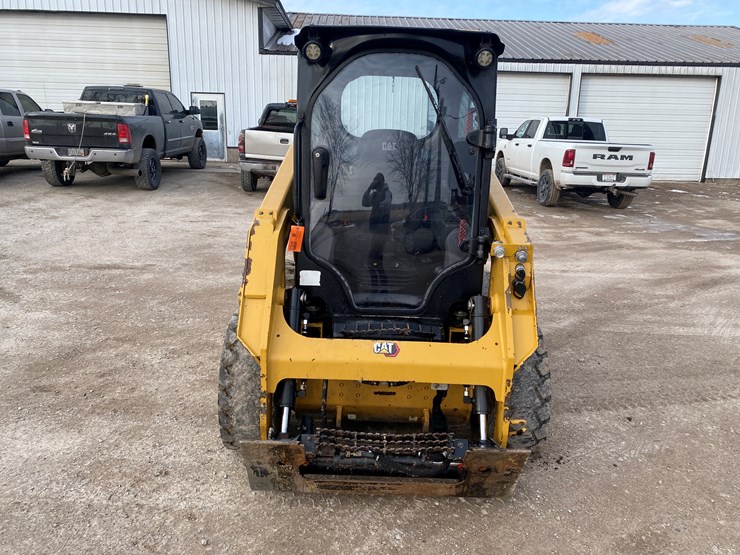 2023-caterpillar-226d3-image-2