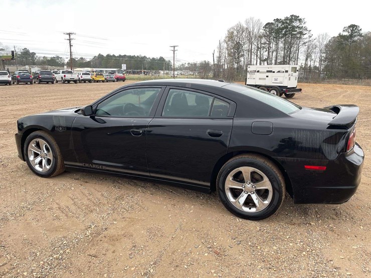 2012-dodge-charger-4-door-sedan-(217,933-miles)-image-2