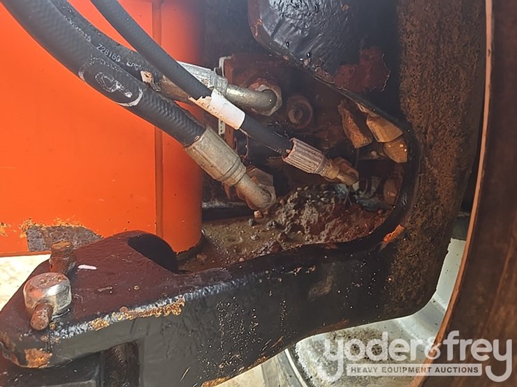 2015-jlg-600s-image-23