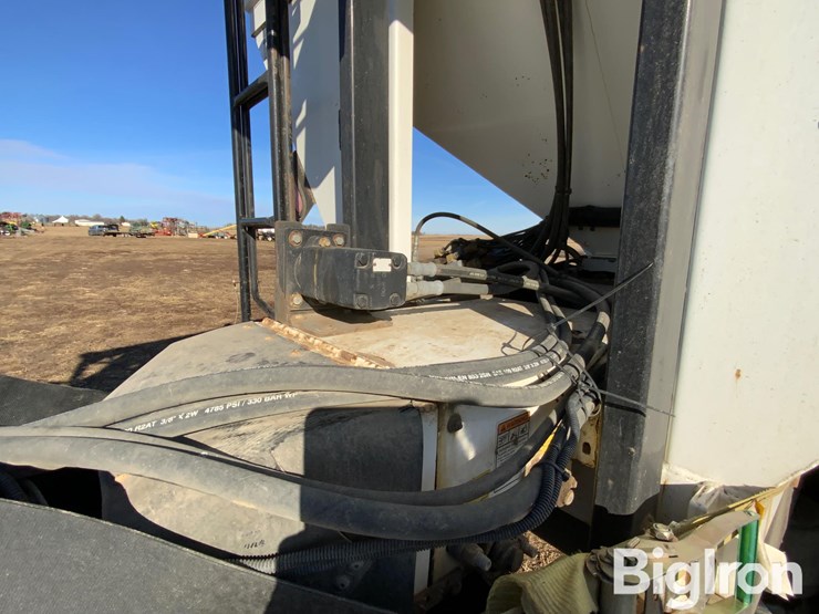 2000-peterbilt-379-image-16