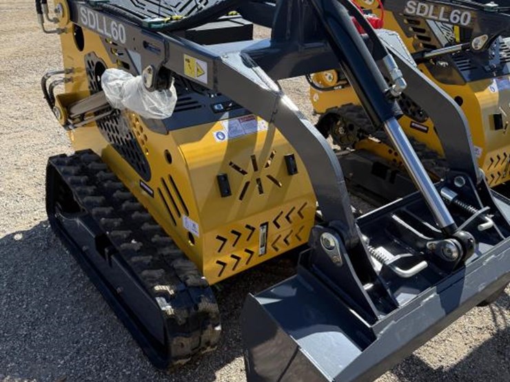 #128-•-mini-skid-steer-loader---sdll60-image-1