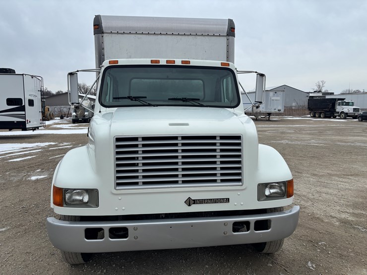 2002-international-4700-image-6