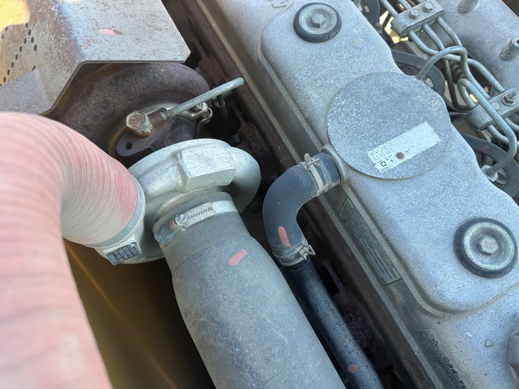 new-holland-eh215-image-53