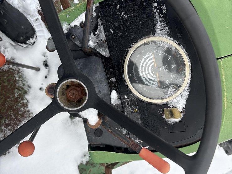 john-deere-2940-image-21