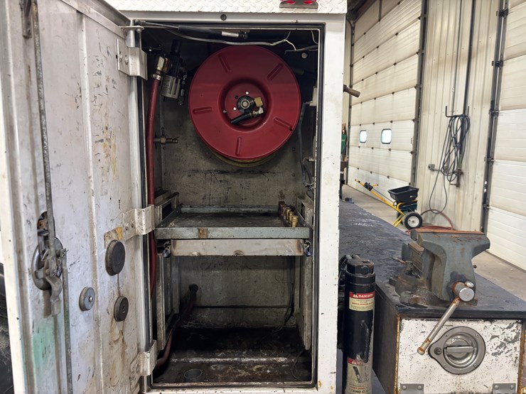 1987-peterbilt-379-image-18