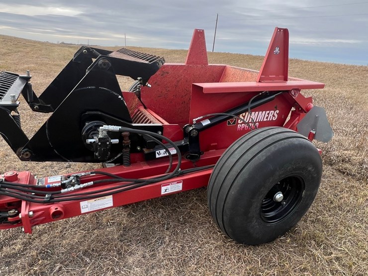 lot-29.-2020-summers-model-rp6700-rock-picker,-hyd.-variable-speed-reel,-hyd.-hitch-swing,-super-clean-image-1