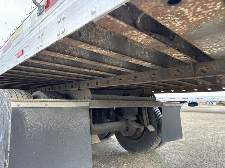 2015-utility-53'-image-14