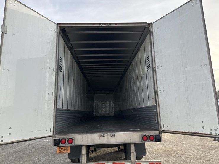 2017-utility-53'-image-15