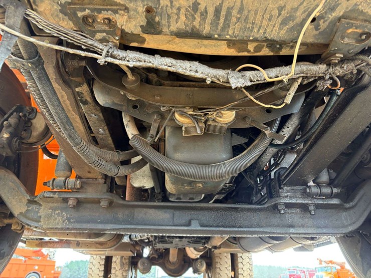 2004-international-durastar-4300-image-9