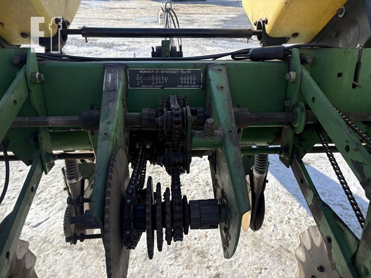john-deere-7200-image-3