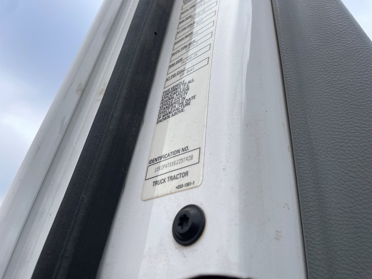 2019-kenworth-t880-image-63