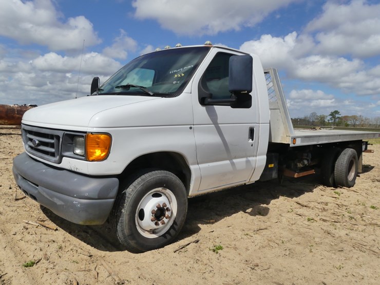 2006-ford-e450-image-1