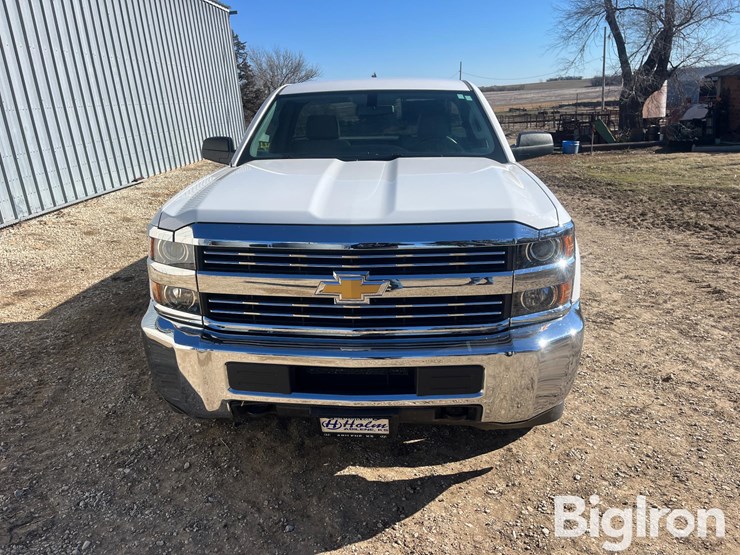 2015-chevrolet-silverado-2500-image-2